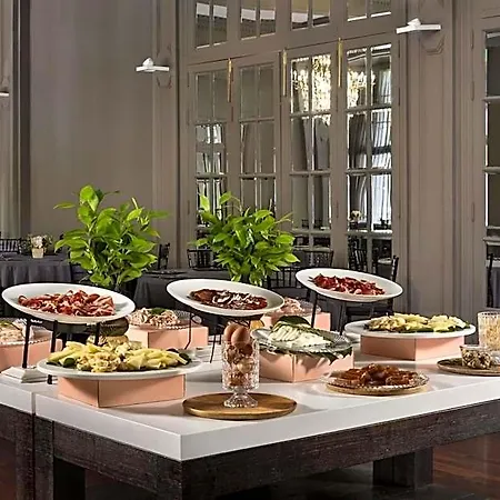 Nh Collection Gran De Hotel 4*