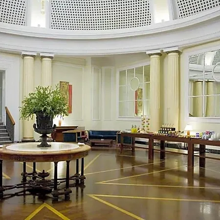 Nh Collection Gran De Hotel 4*