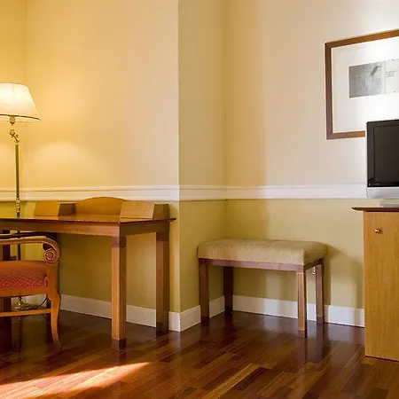 Nh Collection Gran De Hotel 4*