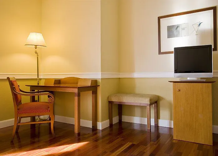 Nh Collection Gran De Hotel 4*